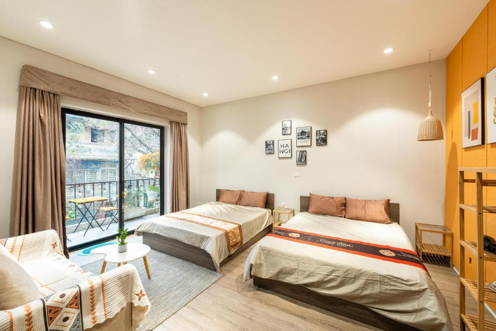 Vietnam Travelers Home 4 - Spacious Bathtub & Cozy Private Balcony – Hanoi